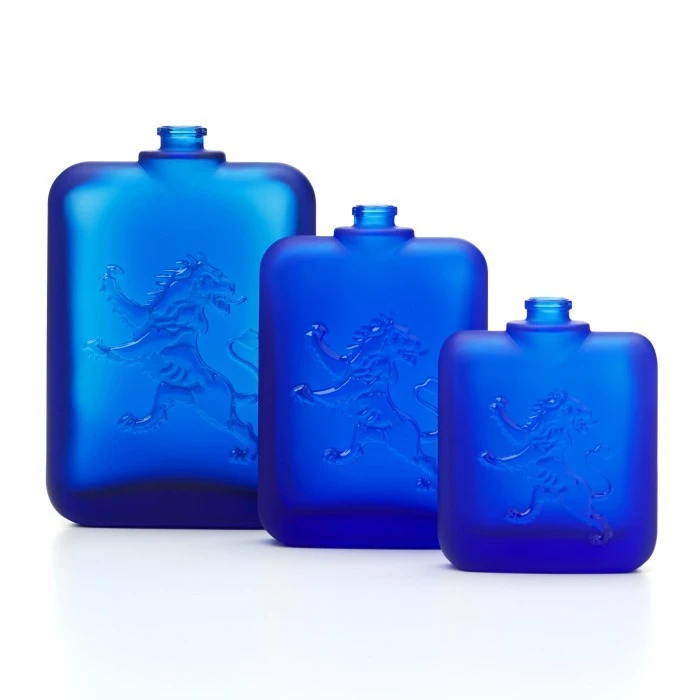 Organic Spray Coating in blue frost with clear Silk Screen Printing on the embossed Lion in front panel