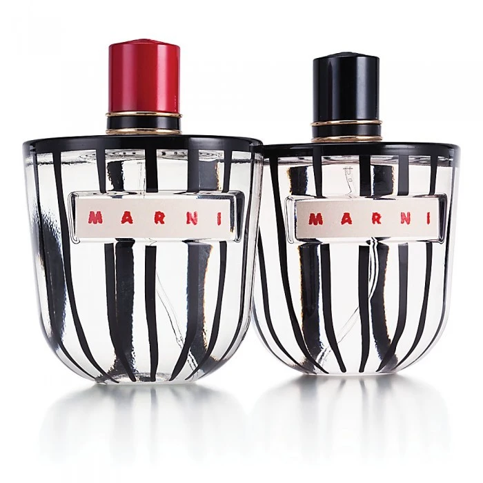 Black ring around top edge with black lines compound printed from the top edge down to the extreme base of the bottle